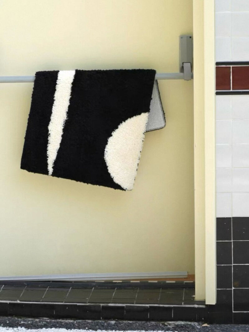 Ultra Soft Contemporary Abstract Bath Rug, Absorbent, Anti-slippery Mat image number 4