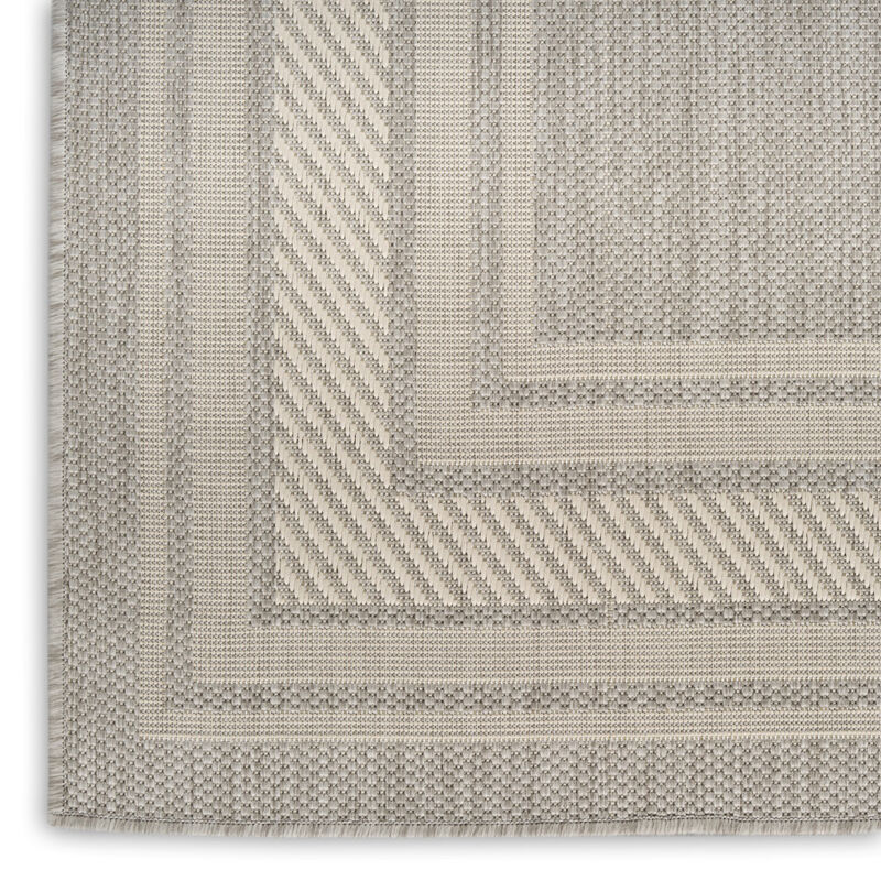 HomeRoots Geometric Indoor Outdoor Area Rug image number 3