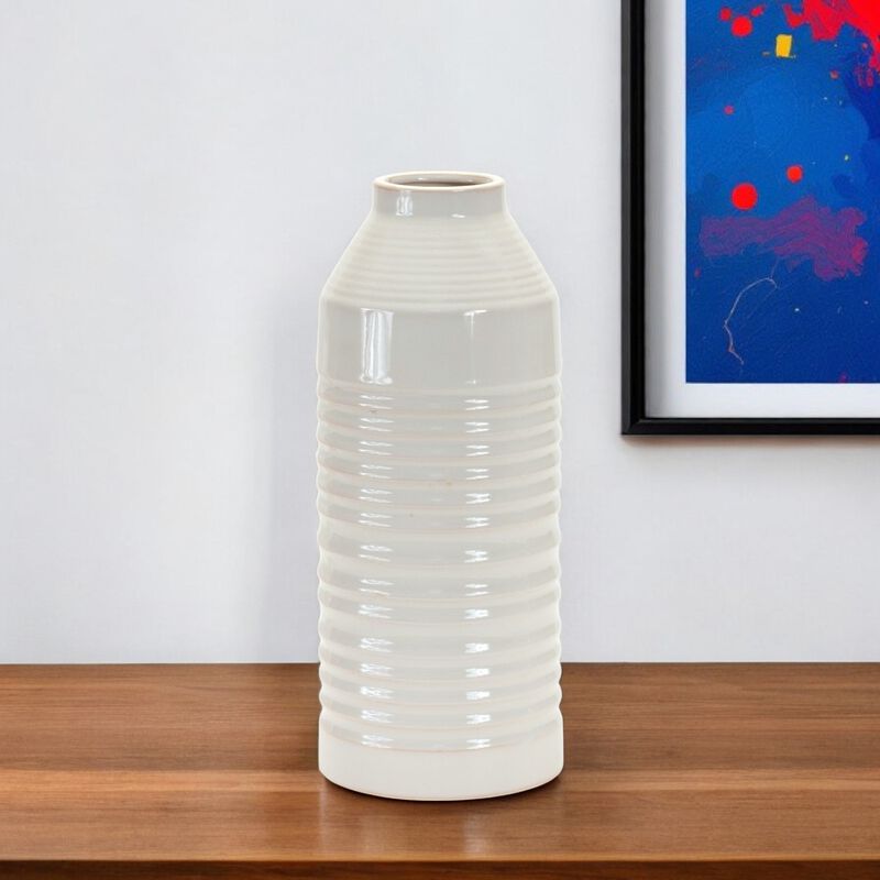 Contemporary Ribbed Cylinder Terracotta Table Vase &ndash; Stylish Table Vase for Flowers and Home D&eacute;cor