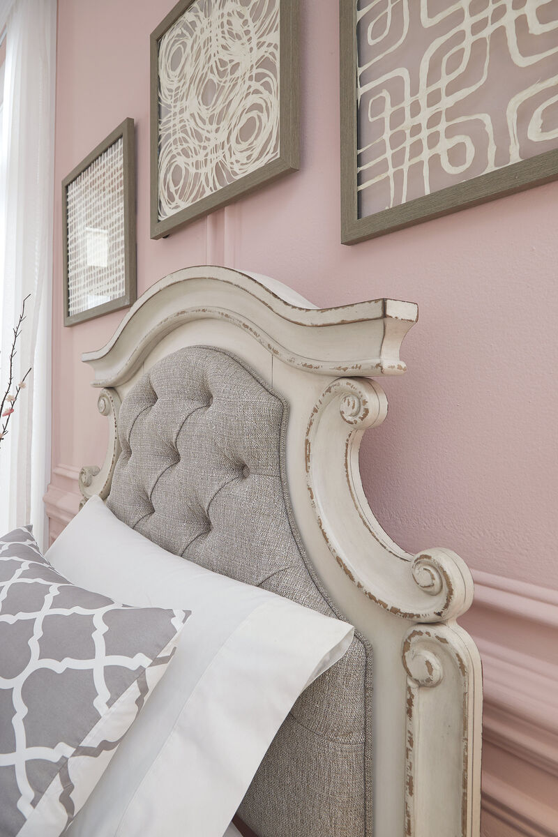 Realyn Twin Panel Bed image number 2