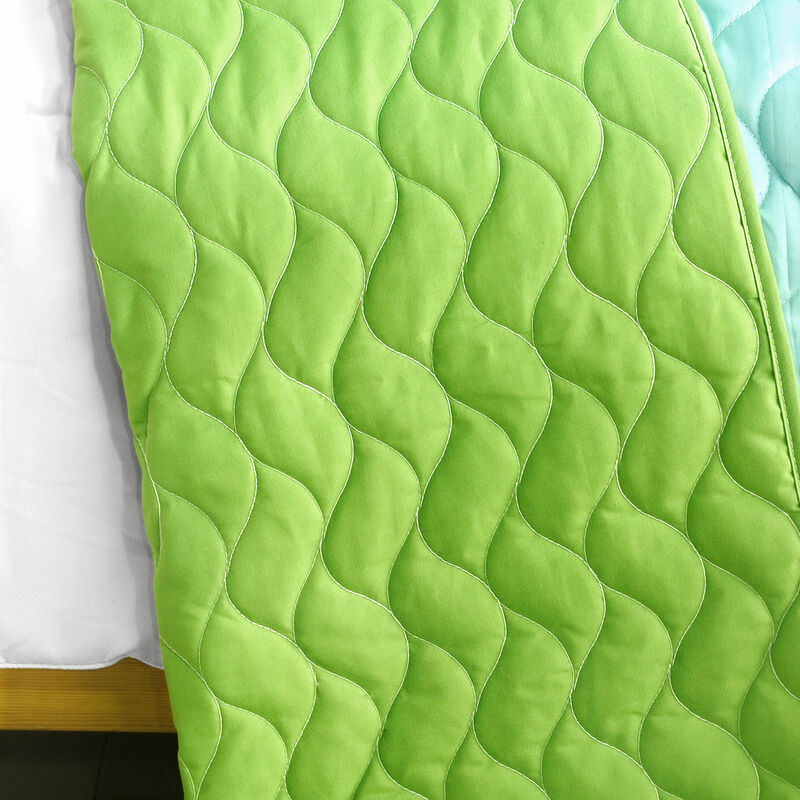 Queen Size 3-Piece Patchwork Quilt Set with Matching Pillow Shams image number 3