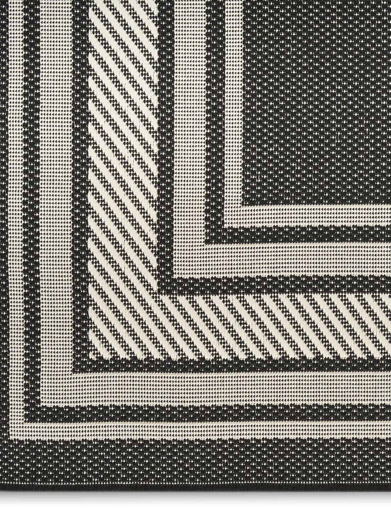 Horizon Indoor/Outdoor HOZ03 Black 3' x 5' Rug