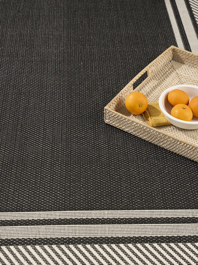 Horizon Indoor/Outdoor HOZ03 Black 10' x 14' Rug