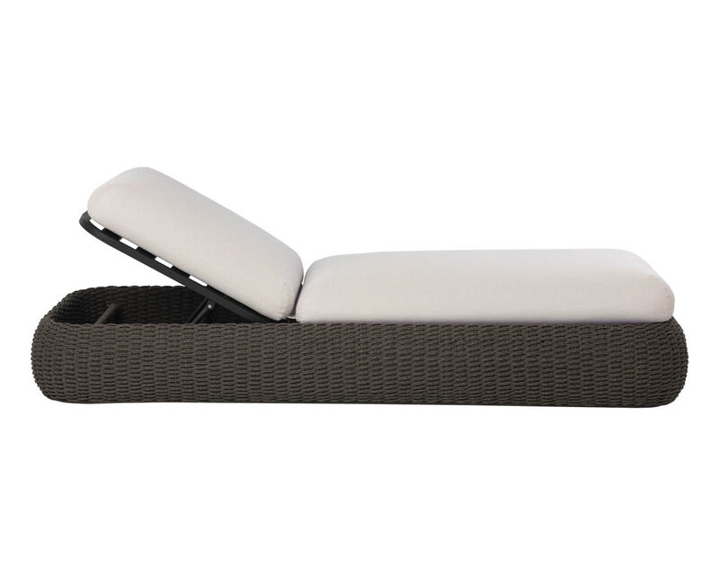 Halstead Lounger image number 4