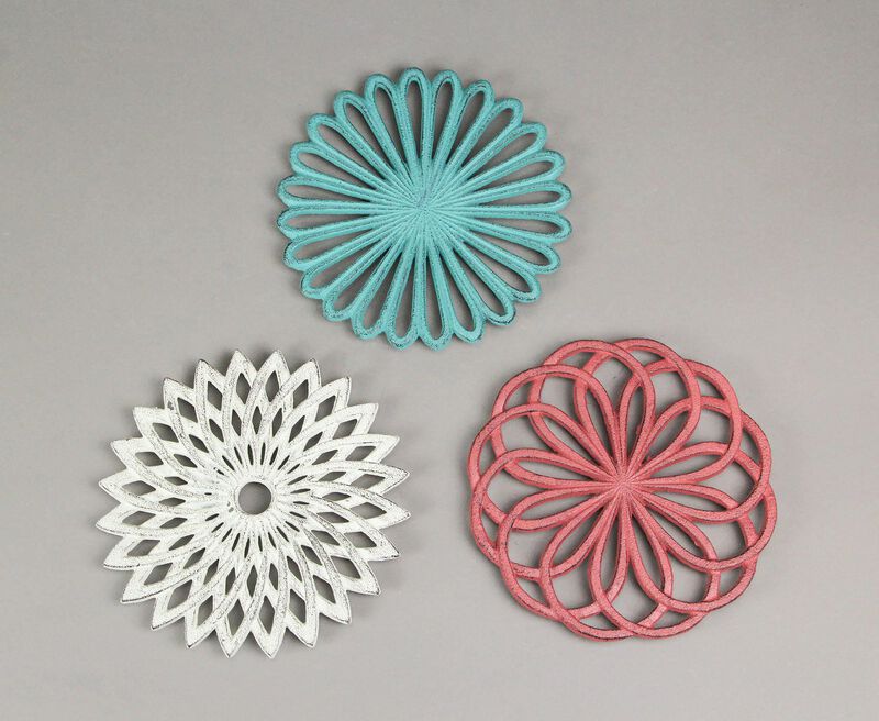 Set of 3 Cast Iron Floral Bloom Kitchen Trivets Decorative Wall Hangings image number 2