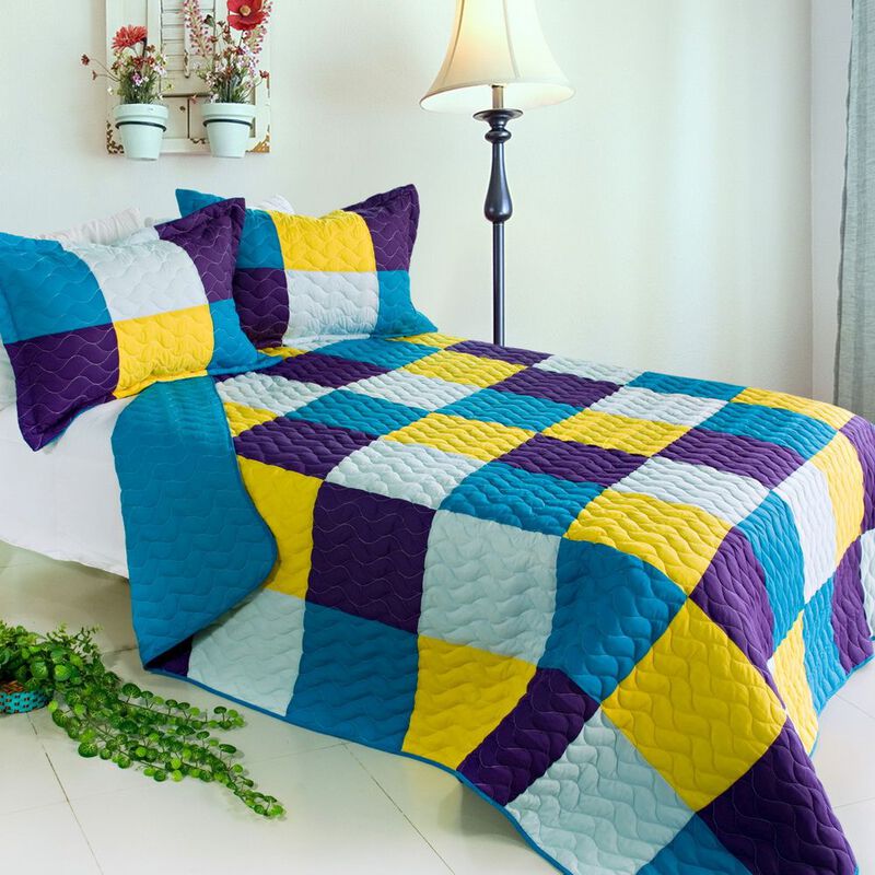 Full Queen Mild Winter 3 Piece Patchwork Quilt Set with Vermicelli Quilting image number 0