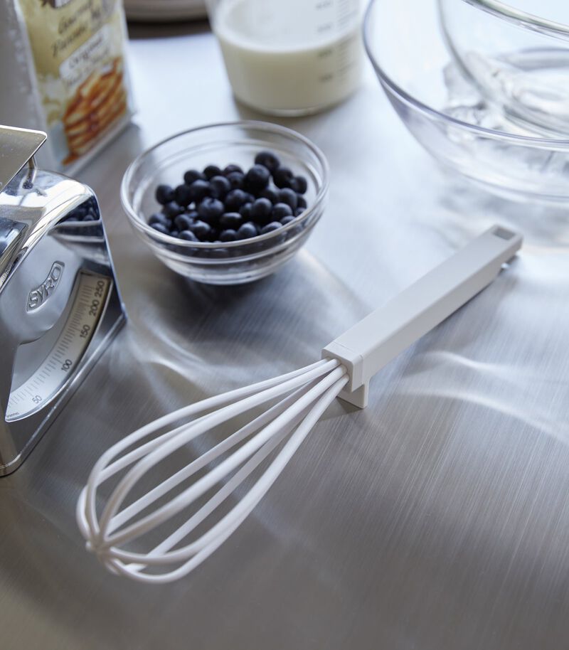Floating Whisk - Silicone + Nylon image number 1