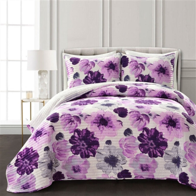Flowers Lightweight Polyester Microfiber Quilt Set for Cozy Bedding and Home Decor