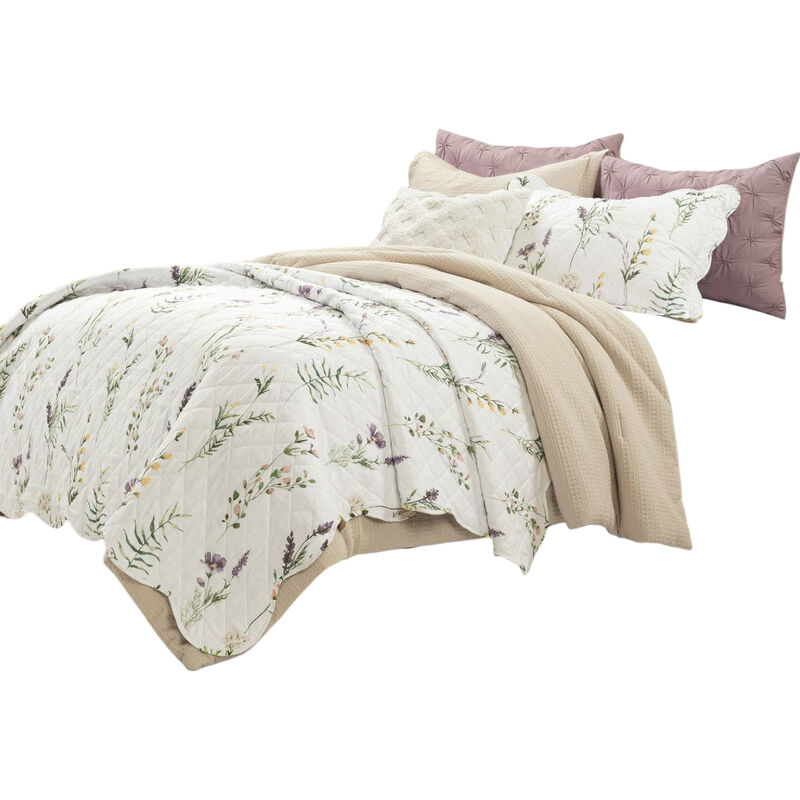 Scallop Edge Floral Lightweight 3-Piece Quilt Set for Cozy Bedding and Bedroom Decor