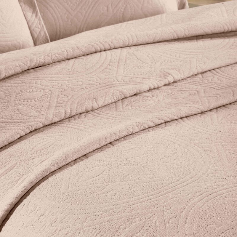 Lightweight Cotton Bedspread Set 3-Piece, Celtic Circle Patterned Matelasse image number 2
