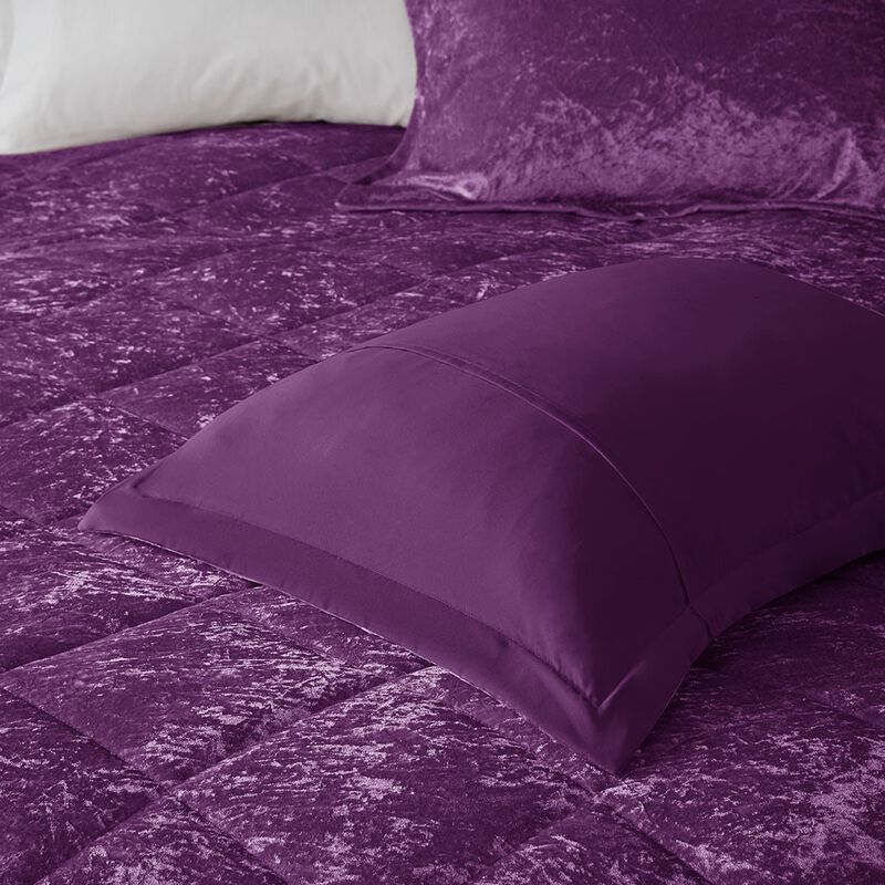 Gracie Mills Eirlys Velvet Comforter Set