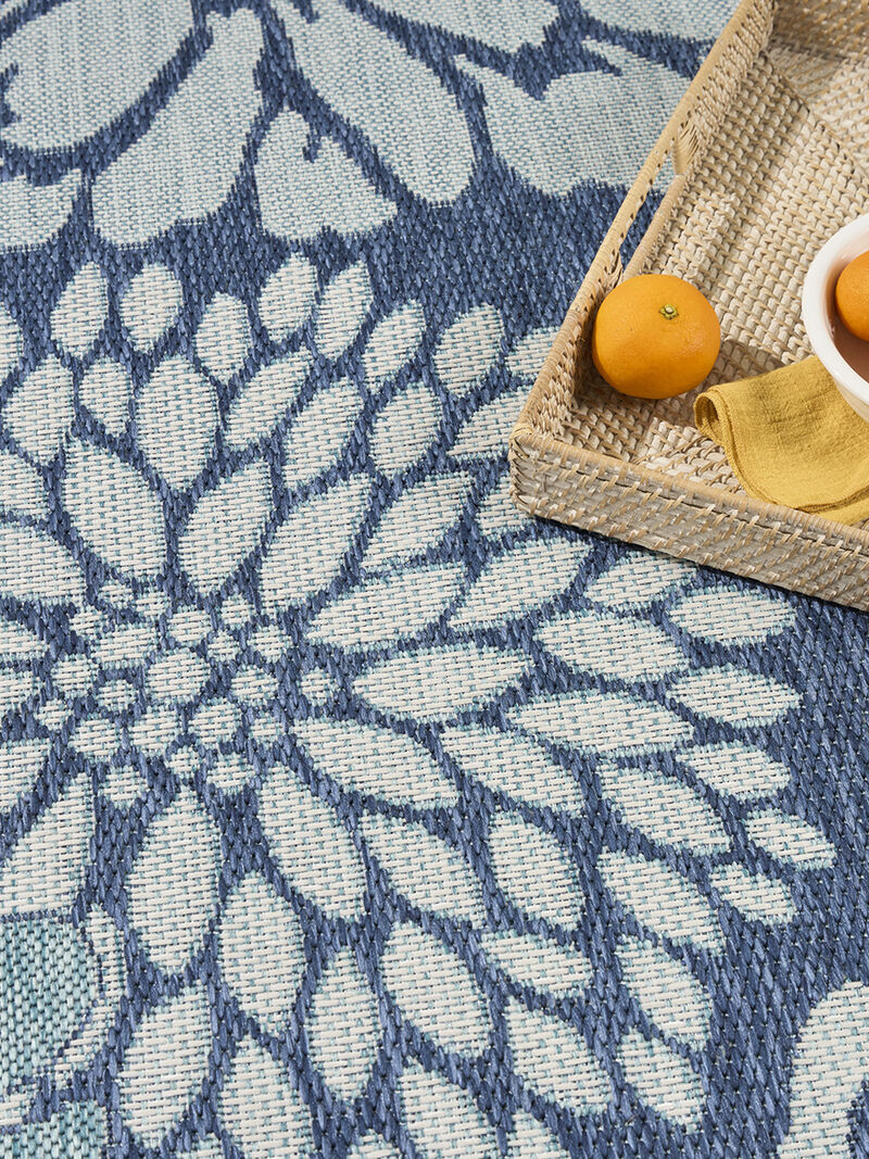 Garden Oasis GOA06 Navy 5' x 7' Rug