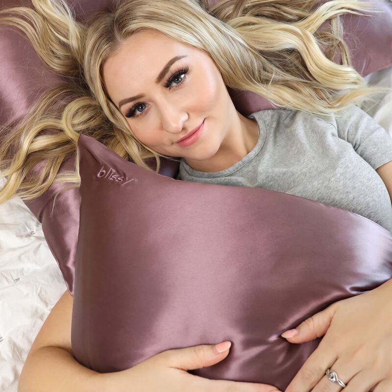 Blissy 100% Mulberry Silk Pillowcase image number 1