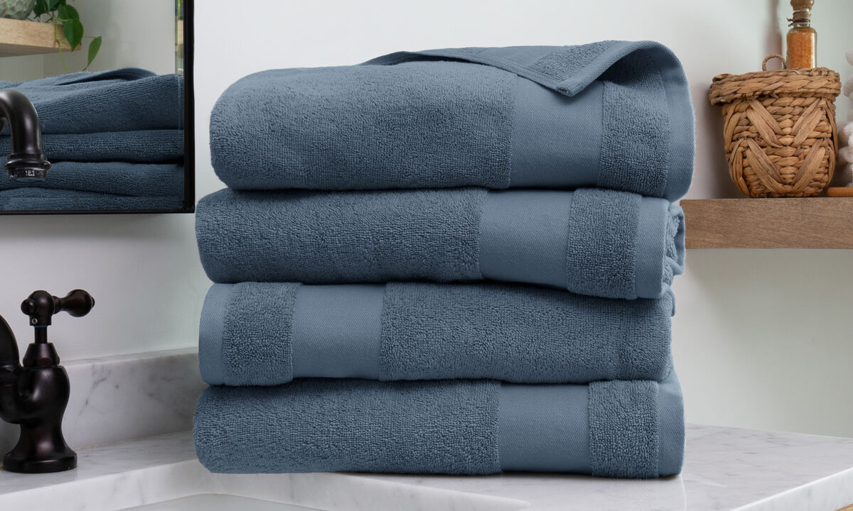 4 Bath Towels 100% Cotton Essentials