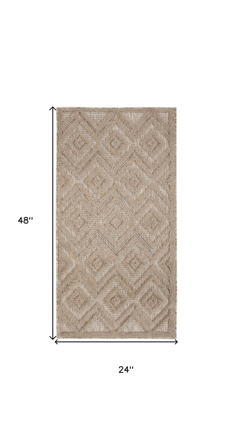 HomeRoots 2' X 4' Natural And Beige Geometric Indoor Outdoor Area Rug image number 4