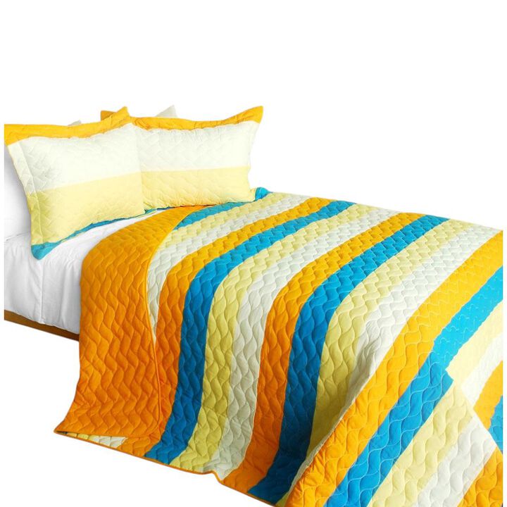 Cozy 3 Piece Reversible Quilt Set with Vermicelli Quilting and Patchwork Print-Yellow