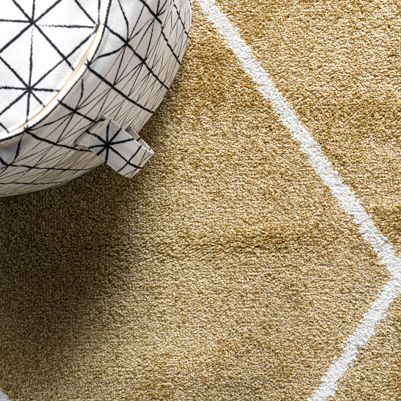 Cole Minimalist Diamond Trellis Round Area Rug