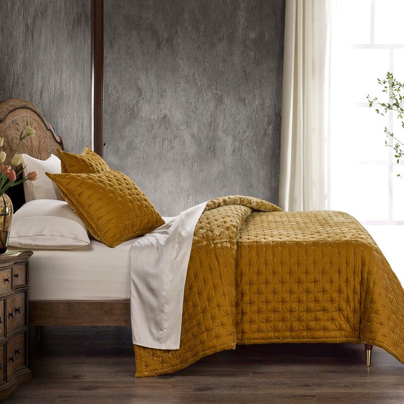 Stella Pintuck Saffron Full/Queen Quilt Set image number 2