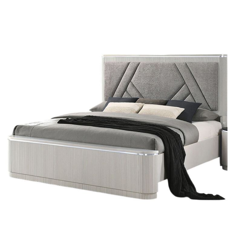 3pc King Bedroom Set, Gray, Silver Wood, 2 Nightstands image number 4