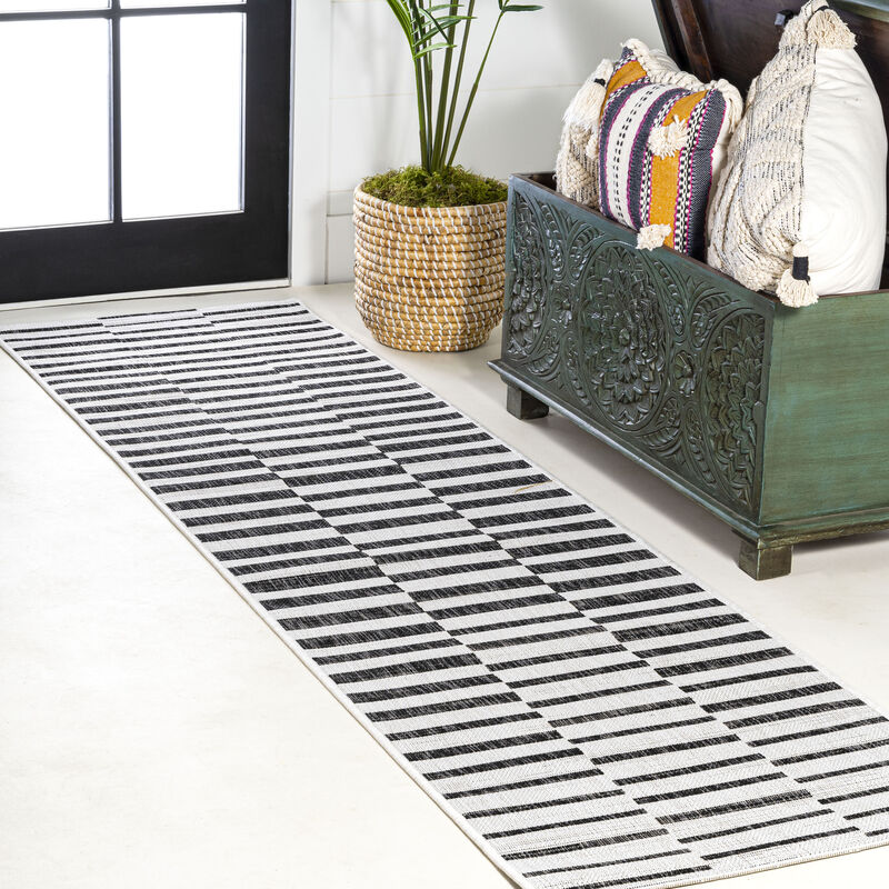 Sukie Modern Offset Stripe Indoor/Outdoor Area Rug