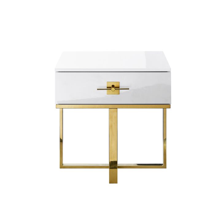 Nicole Miller Lanai Side Table/ End Table/ Nightstand