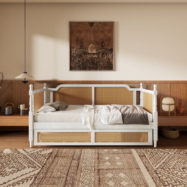 Gomruk Traditional Style Rattan Daybed