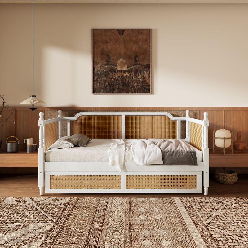Gomruk Traditional Style Rattan Daybed image number 1