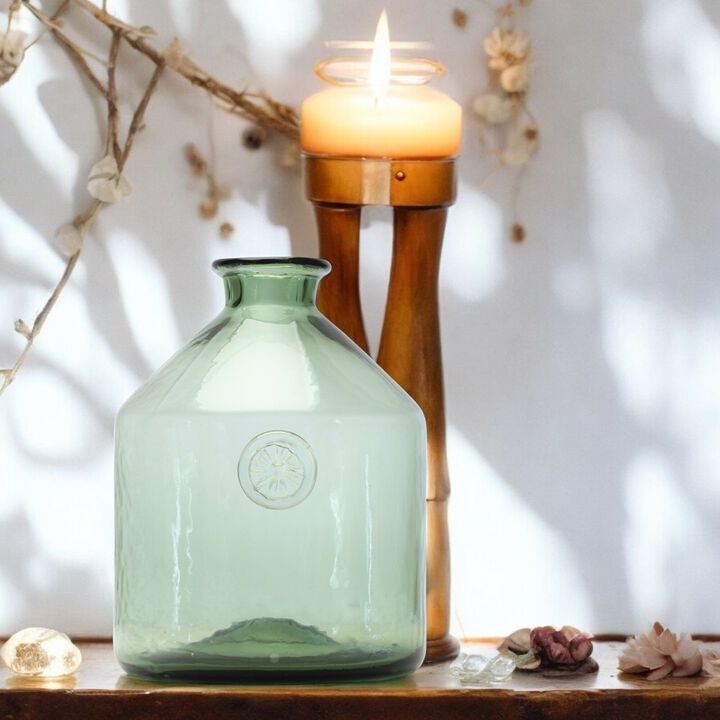 Elegant Decorative Vase – Modern Ceramic or Glass Vase for Home, Office, or Centerpieces