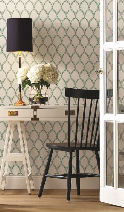 Laurel Green & White Wallpaper