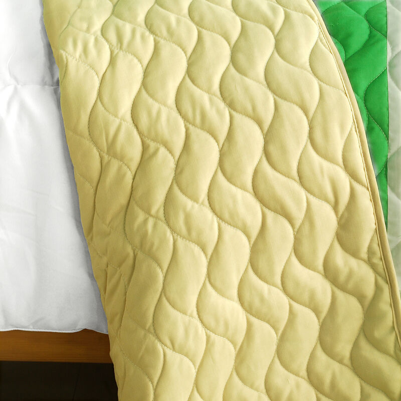 Lightweight Queen Size 3-Piece Patchwork Quilt Set Elegant Bedroom Bedding image number 3