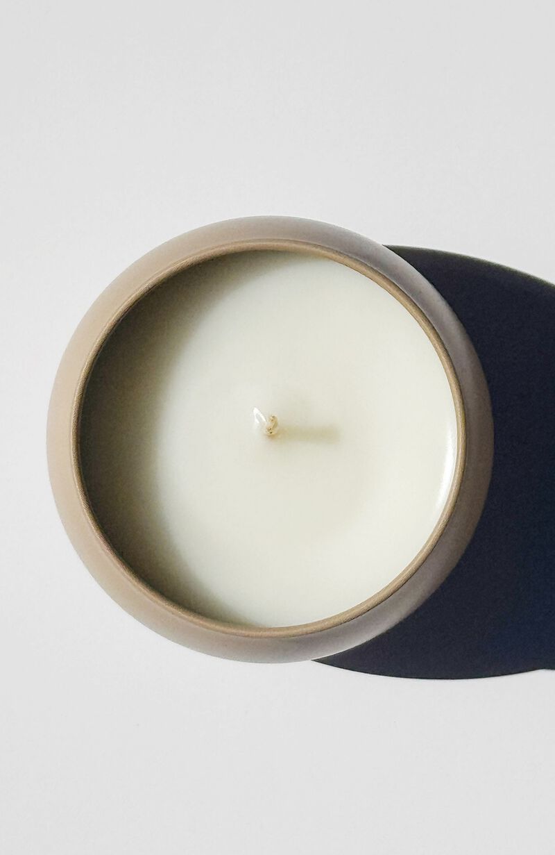 Mini Scented Travel Candle With Cotton Wick In Savannah Daze image number 2