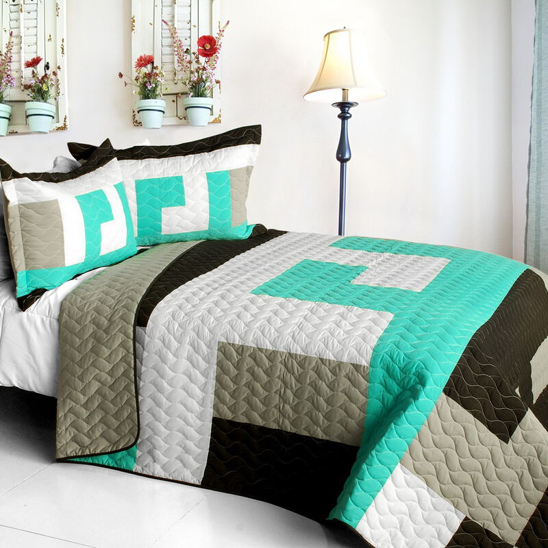 3 Piece Geometric Patchwork Quilt Set Queen Size with Vermicelli Quilted Design-Grey image number 0