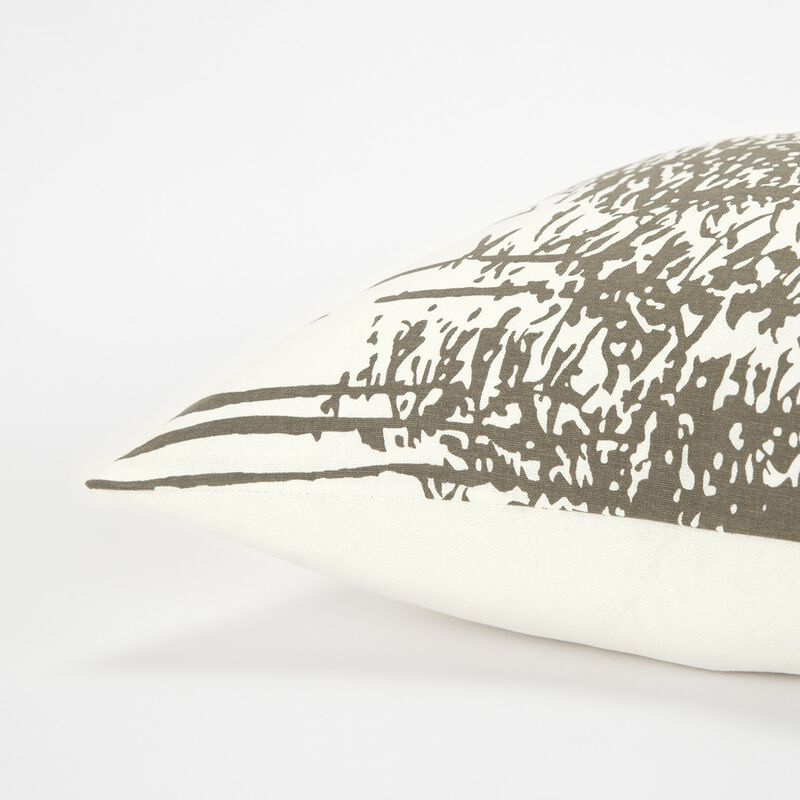 Soft Cotton Throw Pillow &ndash; Classic Decorative Cushion for Sofa or Bedroom