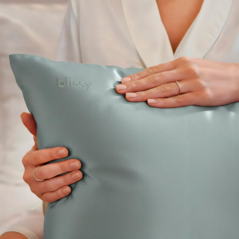 Blissy 100% Mulberry Silk Pillowcase image number 2