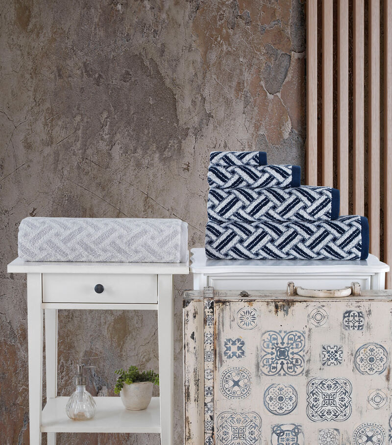 Brooks Brothers Criss Cross Stripe Bath Towel