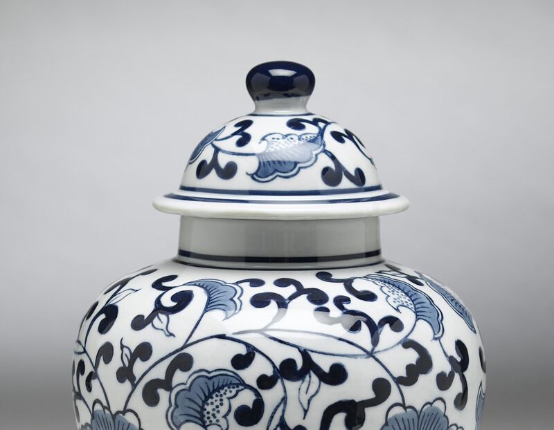 AA Importing 59726 Blue And White Ginger Jar With Lid image number 2
