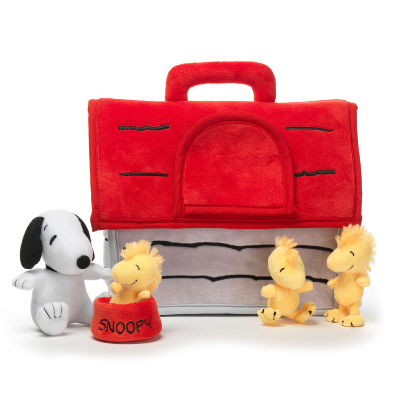 Lambs & Ivy Classic Snoopy Interactive Plush Doghouse with 5 Stuffed Animal Toys