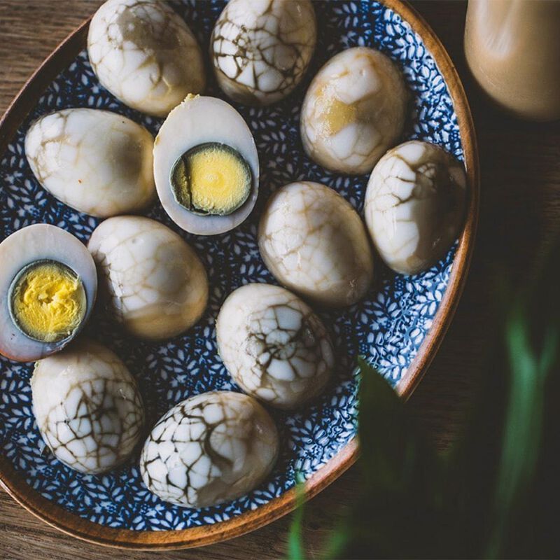 Calif 14.25" x 11" x h:1.25" Oval Decorated Porcelain Platter