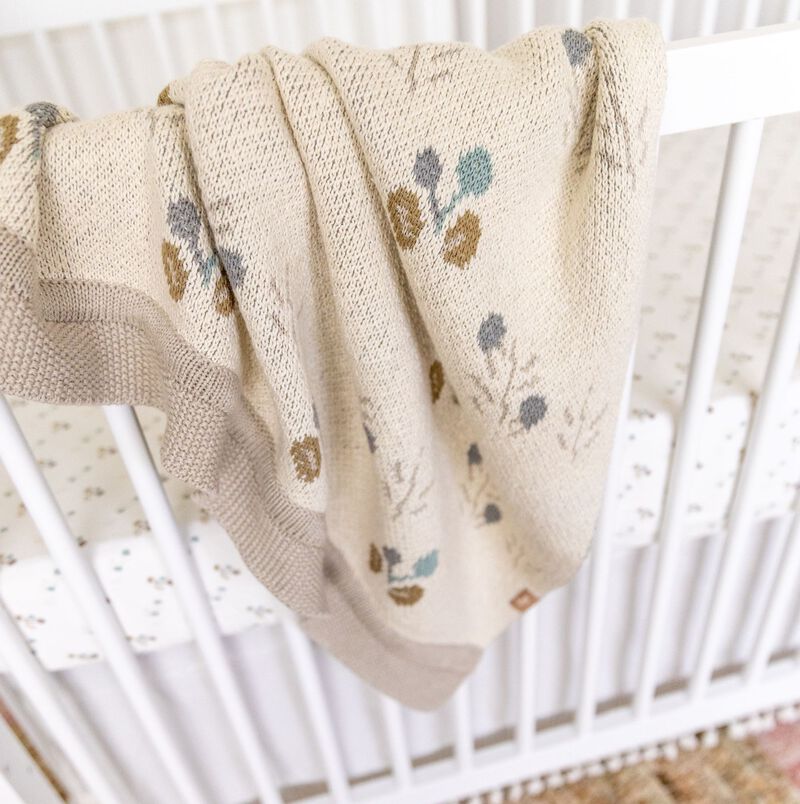 Avery Organic Cotton Reversible Baby Blanket image number 6