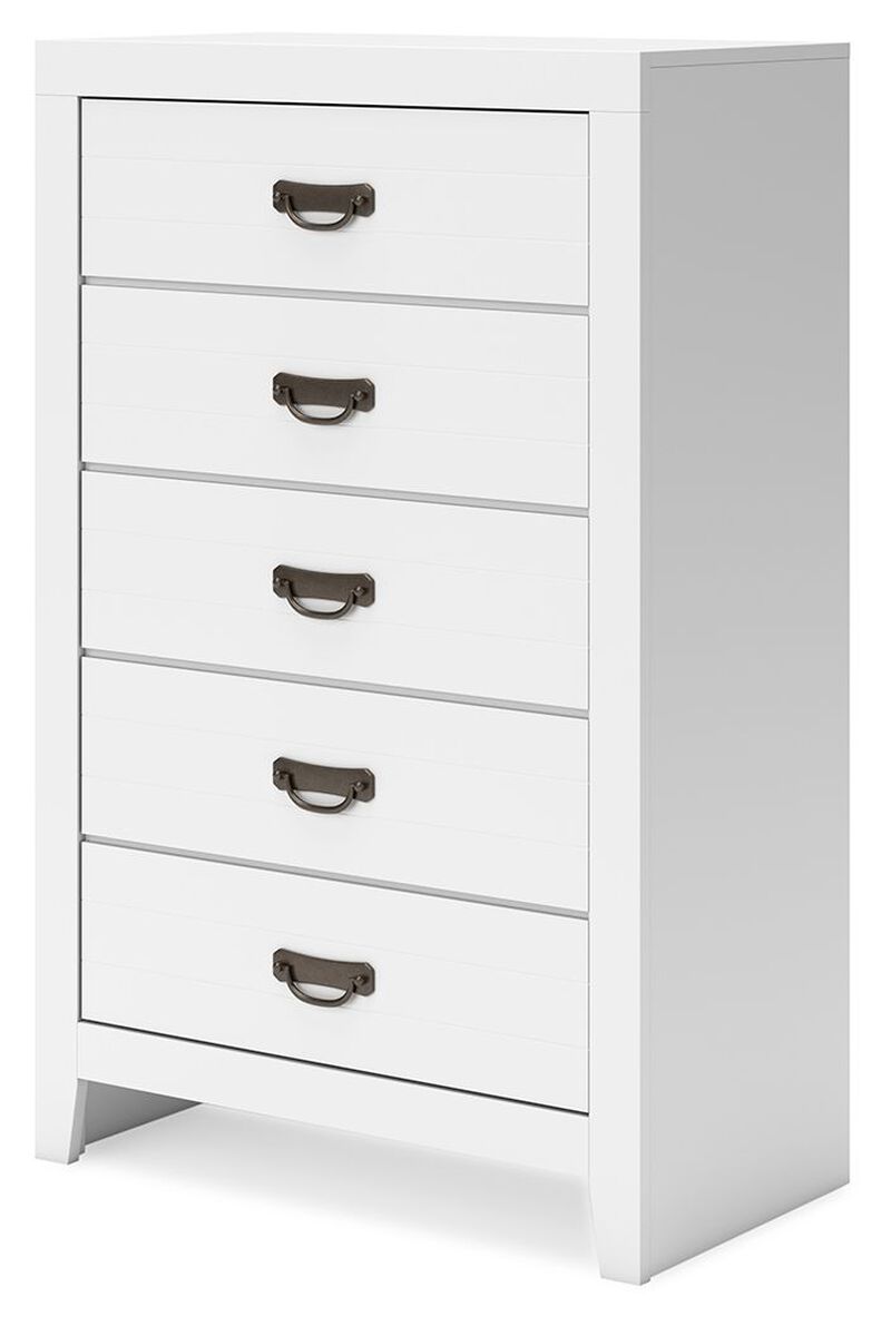 Binterglen Chest of Drawers image number 2