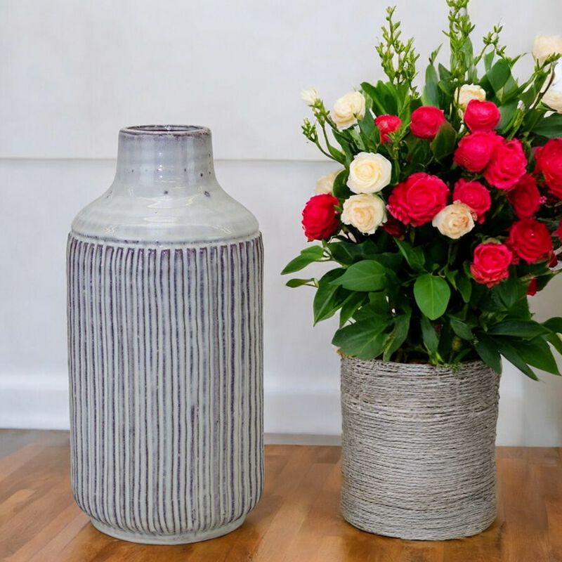 Vase &ndash; Chic Decorative Container for Floral Arrangements and Home Styling