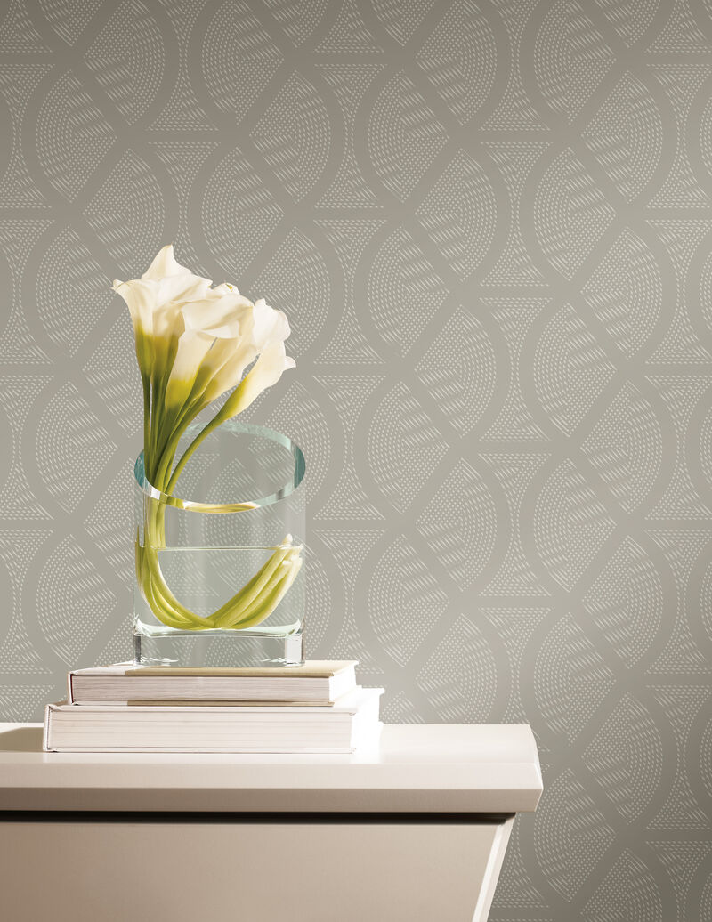 Opposites Attract Cream Wallpaper image number 2