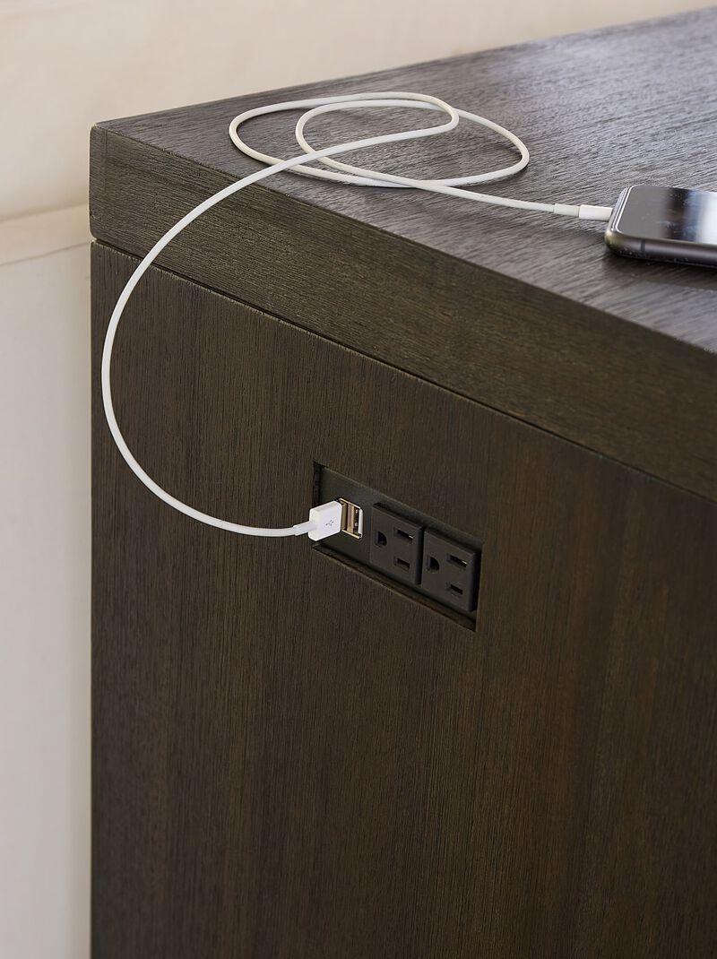 Oxford Gathering Table with USB/Power