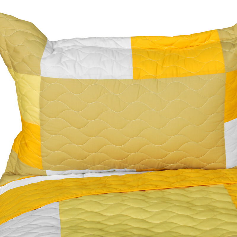 3-Piece Vermicelli Quilted Patchwork Plaid Quilt Set with Matching Pillow Shams image number 2