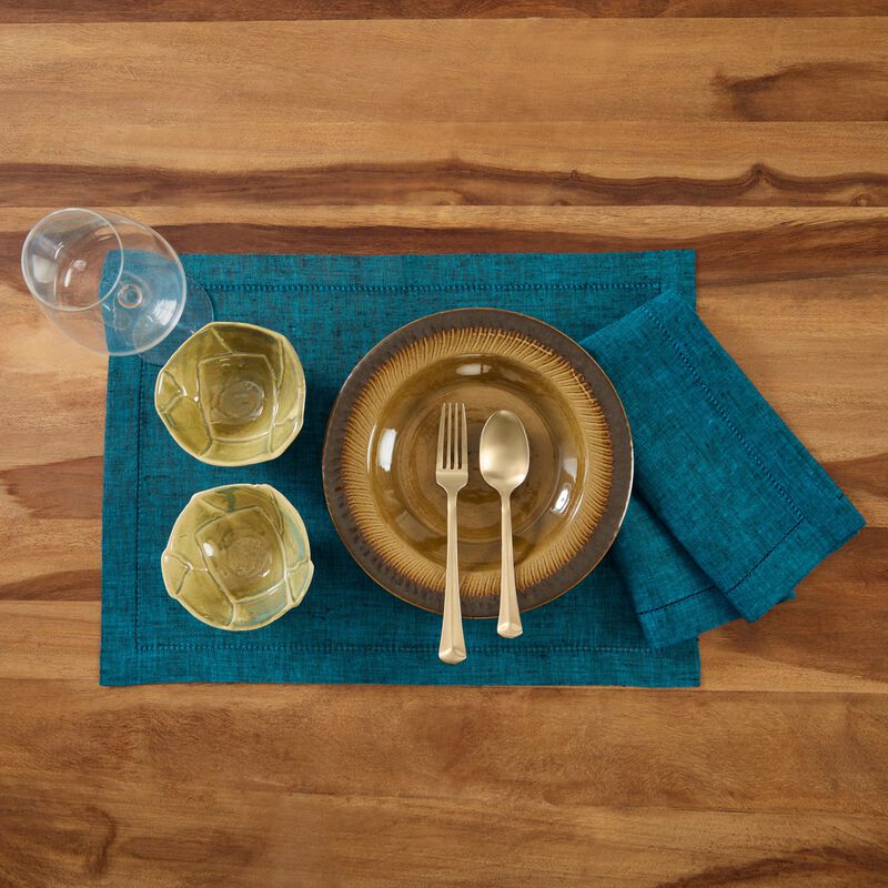 Solino Home Milan 100% Linen Placemats &ndash; Set of 4, 14 x 19 in, Machine Washable, Holiday and Everyday Dining