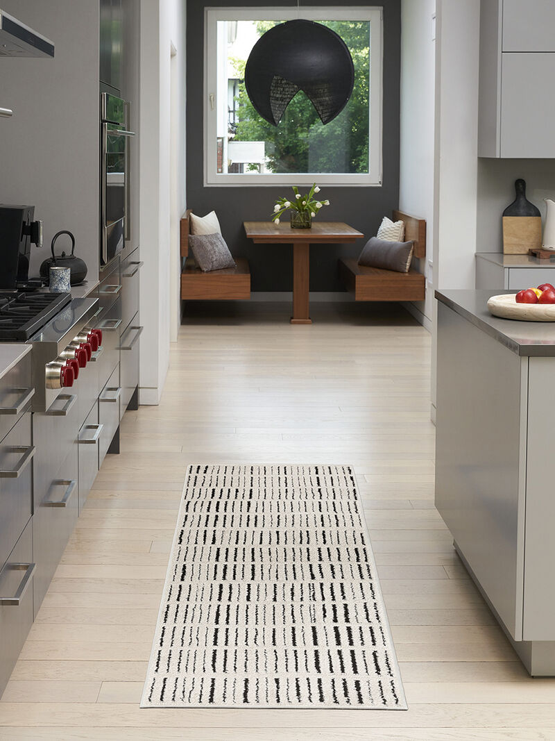 Modern Comfort MNC03 Ivory/Black 2'2" x 6' Rug image number 5