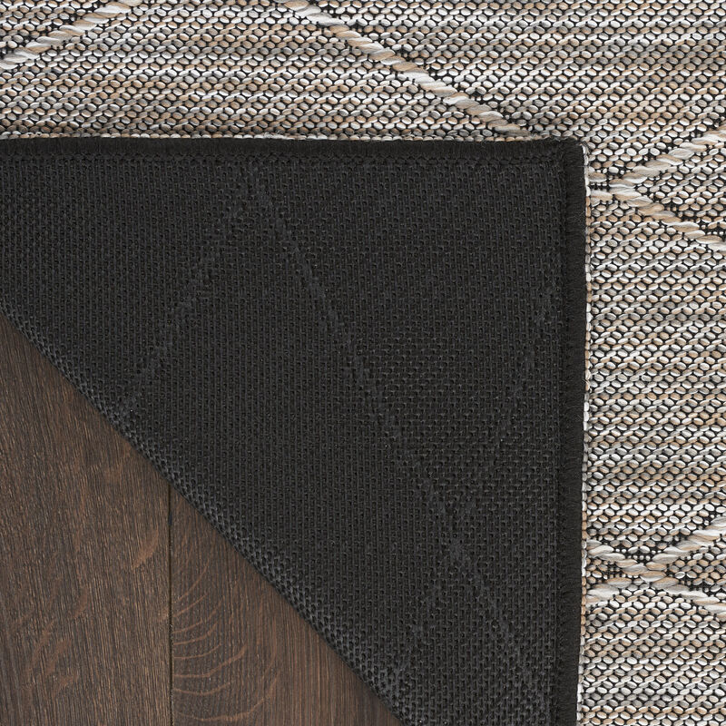 HomeRoots Geometric Indoor Outdoor Area Rug image number 3
