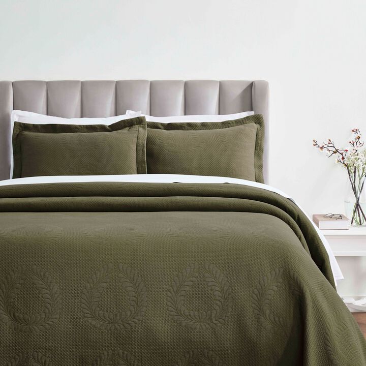 Lightweight 3-Piece Matelasse Bedspread Set Floral Wreath Design
