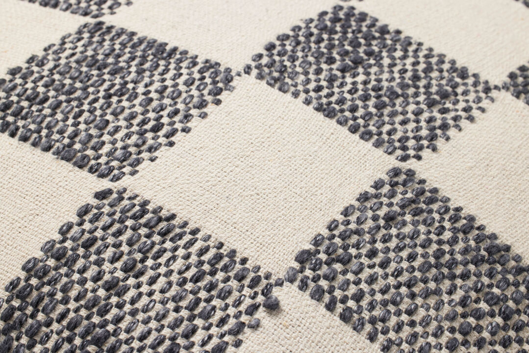 II PLL0123 Black 22''x22'' Poly Pillow