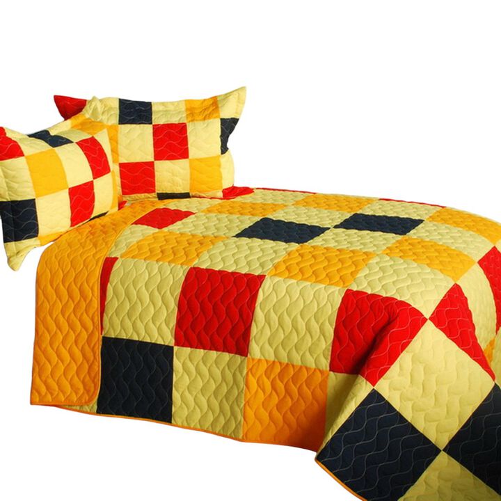 Queen Patchwork Quilt Set with Hand-Stitched Pattern and Reversible Style-Yellow